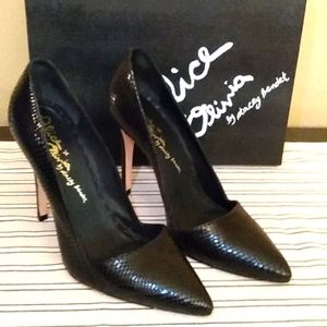 Alice and Olivia Snakeskin pump